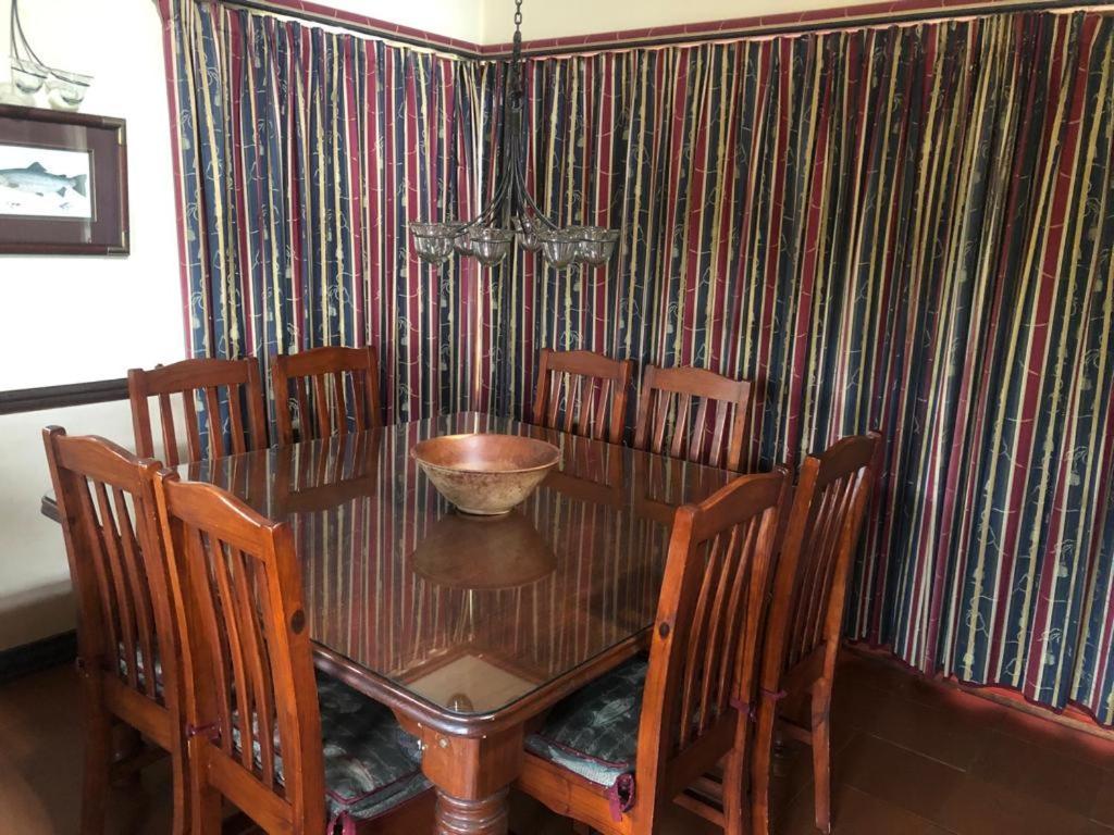 Villa Royal Coachman à Clarens Extérieur photo